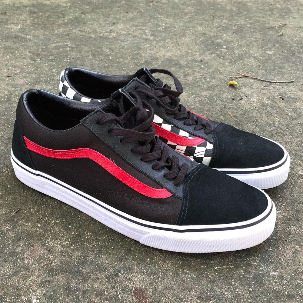 Vans Men's Black and Red Sneakers